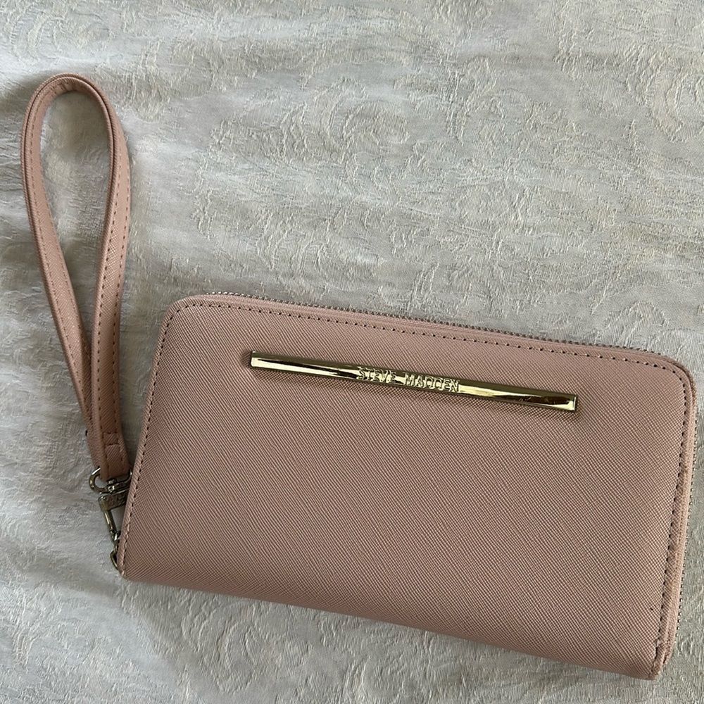 Steve Madden Pink Wallet Wristlet